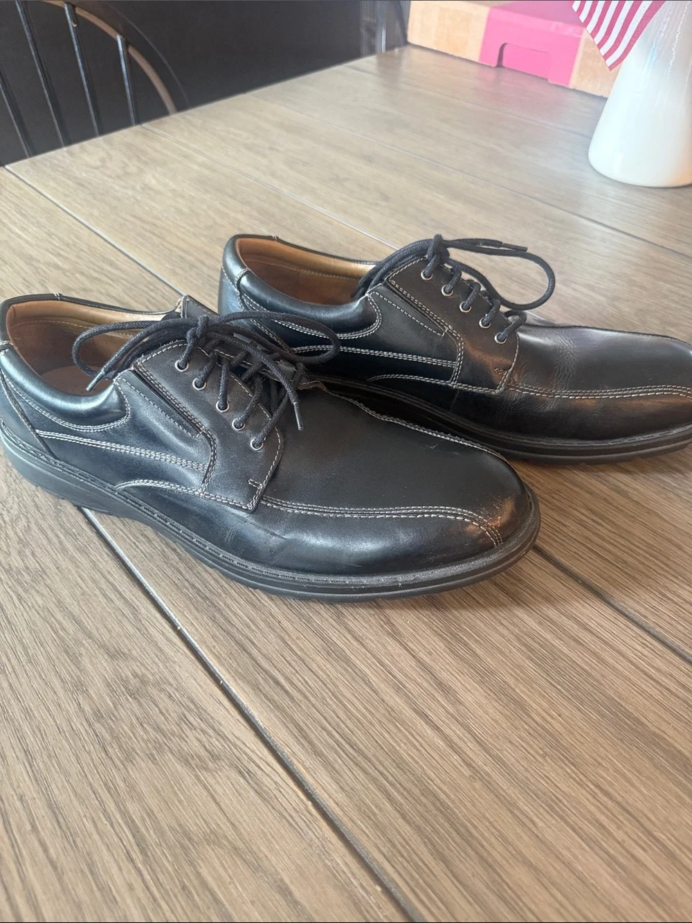 Dockers Men’s Black Leather Lace-Up Oxfords